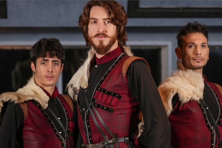 Bosphorus Dinner Cruise - VIP Front Table ( Unlimited Soft Drink + Dinner + Turkish Show + Meeting Point)